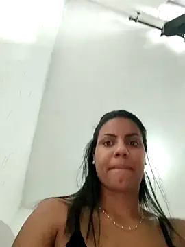 Snapshot of Bella_Anjoss chatting on December 31, 2024, 3:31 pm Bella Anjoss online show from December 31, 2024, 3:31 pm