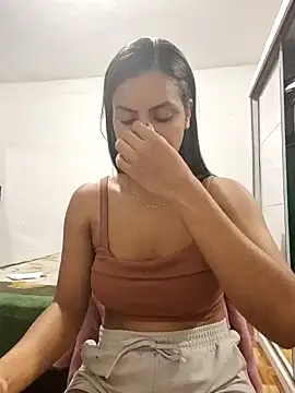 Snapshot of Bella_Anjoss chatting on December 16, 2024, 11:28 pm Bella Anjoss online show from December 16, 2024, 11:28 pm