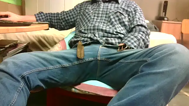 Snapshot of Giulio35_Pika chatting on February 17, 2026, 5:21 pm Giulio35 Pika online show from February 17, 2026, 5:21 pm