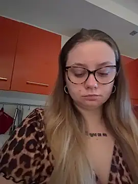 chloetarducci online show from March 1, 2026, 11:21 am