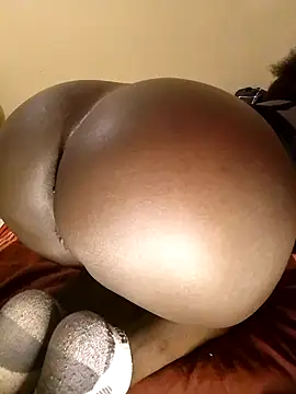 Misskhalifa  online show from October 3, 2025, 6:37 am