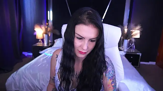 Snapshot of AmberDismond chatting on October 22, 2025, 5:51 am AmberDismond online show from October 22, 2025, 5:51 am