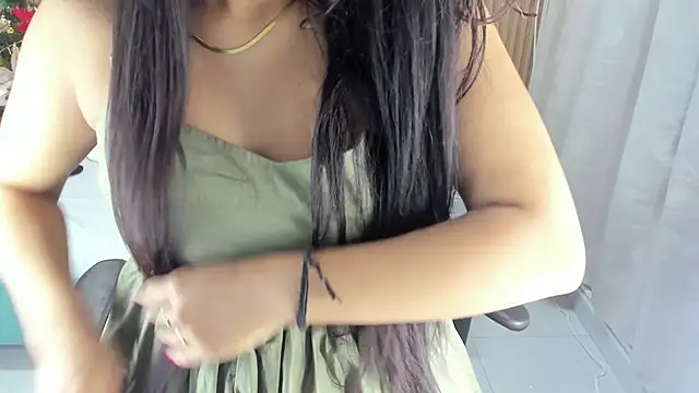 Lili 16 online show from December 15, 2025, 11:05 am