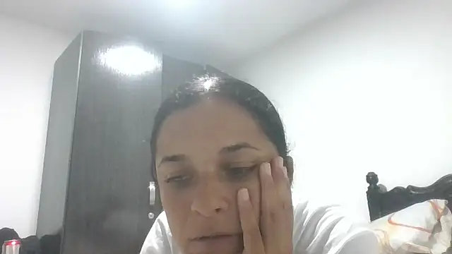 GiveLove1 online show from November 2, 2025, 4:45 pm