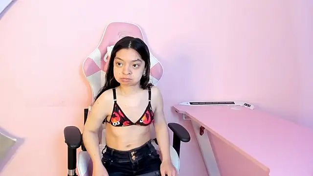 CharlotteMuller online show from December 21, 2025, 7:48 pm