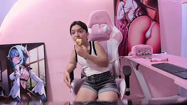 CharlotteMuller online show from April 2, 2026, 8:04 pm