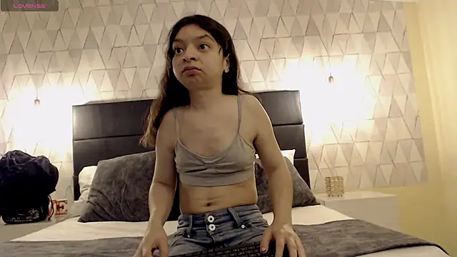 CharlotteMuller online show from March 20, 2025, 6:20 pm