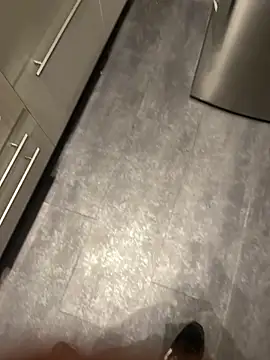 Edosxxl online show from November 5, 2025, 1:20 am