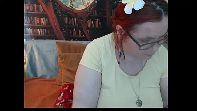 PlayfullMature online show from June 17, 2026, 1:43 pm