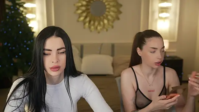 Snapshot of Tina_Breeze chatting on January 15, 2026, 8:40 am Tina Breeze online show from January 15, 2026, 8:40 am