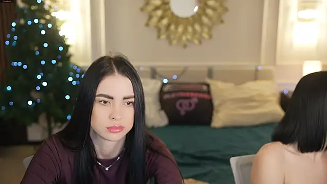 Snapshot of Tina_Breeze chatting on December 23, 2025, 8:35 am Tina Breeze online show from December 23, 2025, 8:35 am