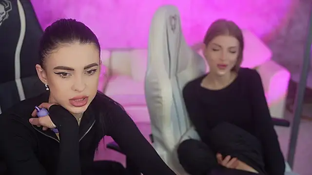 Snapshot of Tina_Breeze chatting on January 13, 2026, 8:40 am Tina Breeze online show from January 13, 2026, 8:40 am