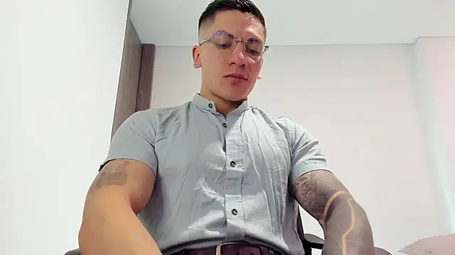 Snapshot of aquiles_51 chatting on June 11, 2026, 6:05 pm aquiles 51 online show from June 11, 2026, 6:05 pm