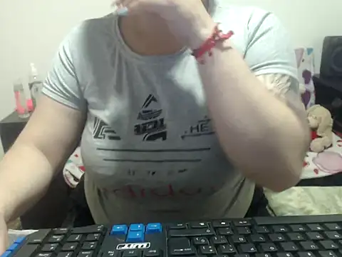 Snapshot of samantha2207 chatting on January 31, 2025, 6:14 pm samantha2207 online show from January 31, 2025, 6:14 pm