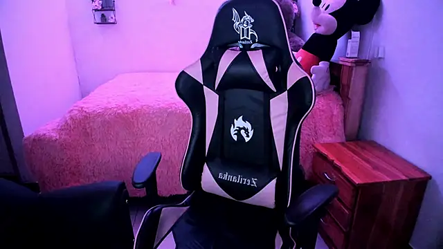 rayza mature 154 online show from April 12, 2026, 4:21 pm