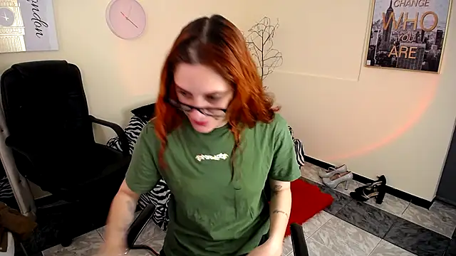 IsaBaileys  online show from March 11, 2025, 7:36 pm