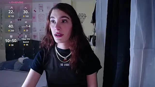 IsaBaileys  online show from April 8, 2026, 3:08 am