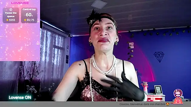 IsaBaileys  online show from October 30, 2025, 8:06 pm