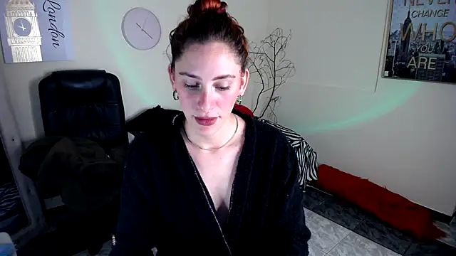 IsaBaileys  online show from March 18, 2025, 11:42 pm