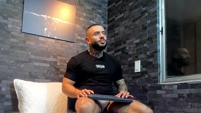 BruceDallas online show from October 12, 2025, 11:28 pm