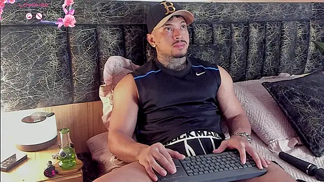 Stiven collins online show from August 8, 2026, 3:57 am