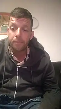 Knuffelstaaf123 online show from May 5, 2026, 6:55 pm