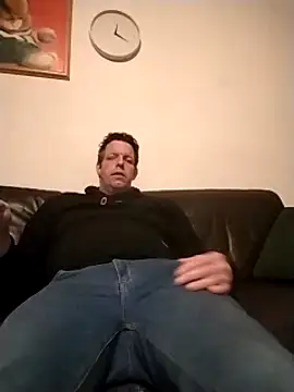 Knuffelstaaf123 online show from March 14, 2025, 11:22 pm