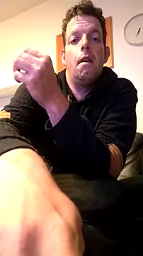 Knuffelstaaf123 online show from October 6, 2025, 4:35 am