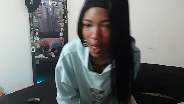 Honey-420- online show from October 21, 2025, 12:04 pm