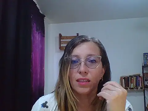 charlott ponce online show from September 13, 2025, 6:52 pm