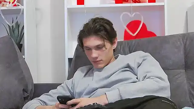 CalvinCay online show from February 14, 2025, 3:33 am