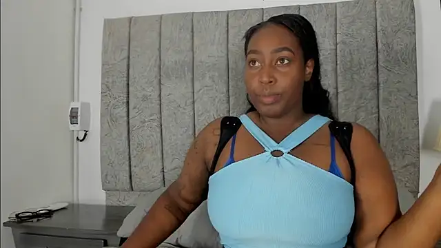 emilyrojas online show from March 23, 2026, 12:05 pm