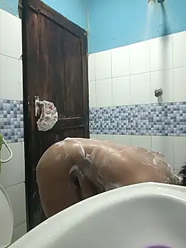 Amberay1 online show from December 17, 2025, 8:47 pm