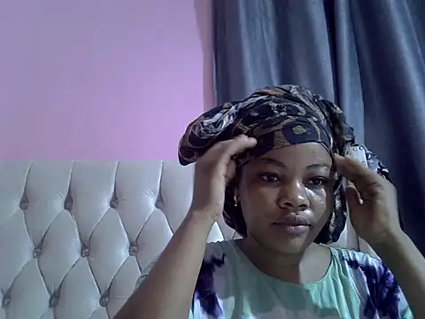 Snapshot of Amberay1 chatting on November 18, 2025, 2:27 am Amberay1 online show from November 18, 2025, 2:27 am