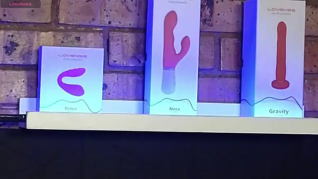 Astoria Moon online show from September 18, 2025, 6:55 pm