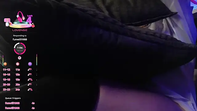 Astoria Moon online show from October 8, 2025, 7:36 pm