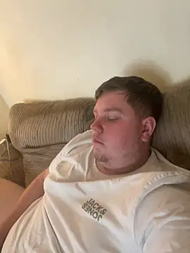 Lukeyboy027 online show from March 12, 2025, 7:36 pm