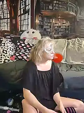 KrystallCoxxh online show from November 11, 2025, 7:36 am