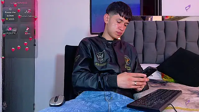Snapshot of Mr_daren_ chatting on September 17, 2025, 6:21 pm Mr daren online show from September 17, 2025, 6:21 pm