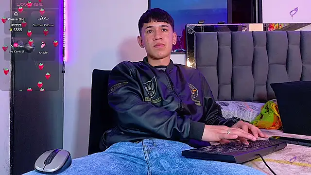 Snapshot of Mr_daren_ chatting on September 9, 2025, 4:38 pm Mr daren online show from September 9, 2025, 4:38 pm