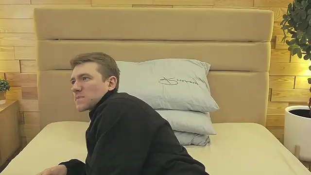 EthanPinkman online show from March 8, 2026, 3:43 am