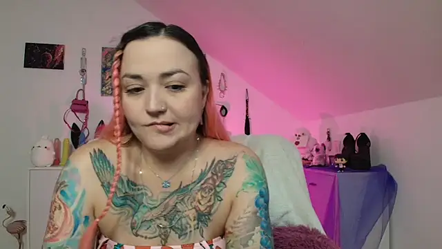 PinkHurricaneOfficial online show from September 13, 2025, 3:23 pm