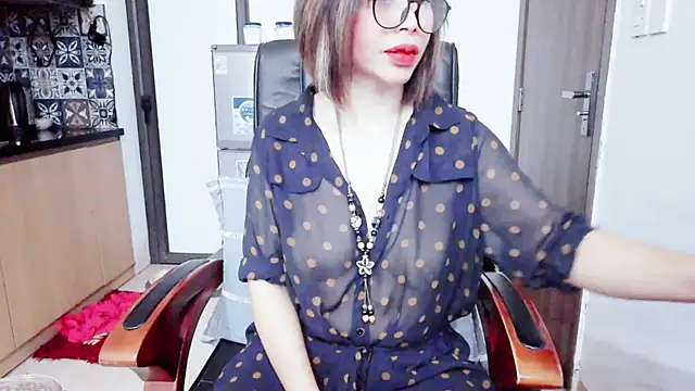 Miu-Le online show from December 16, 2025, 4:22 pm