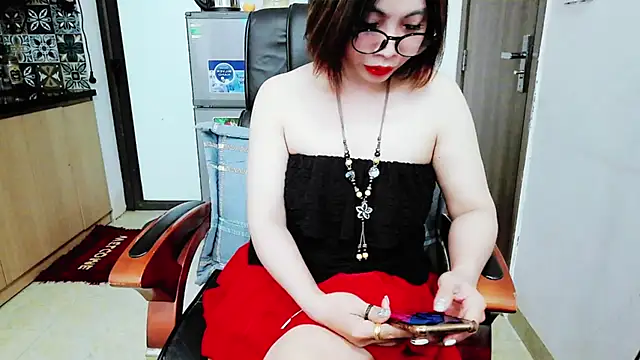 Miu-Le online show from November 15, 2025, 7:34 am