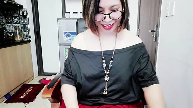 Miu-Le online show from October 27, 2025, 11:27 pm