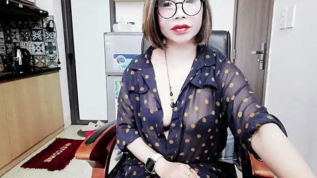 Miu-Le online show from November 5, 2025, 10:29 am