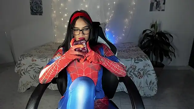 Riana Kean online show from November 1, 2025, 12:50 am