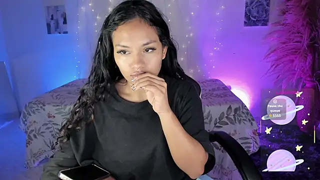 Riana Kean online show from November 28, 2025, 4:56 am