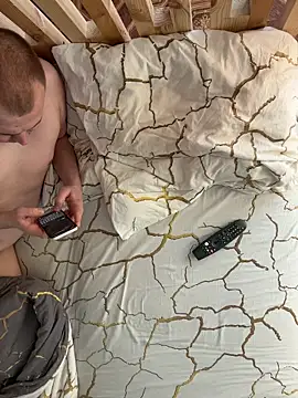 MrMrsRight online show from April 12, 2026, 9:23 am