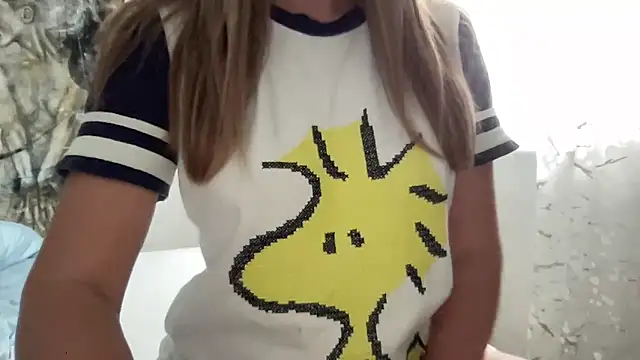 LisaFlower online show from September 26, 2025, 11:06 am